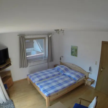 Privatzimmer Helene Mariacher * Фирген